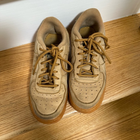 USED WHEAT AIR FORCE 1s - Picture 1 of 4